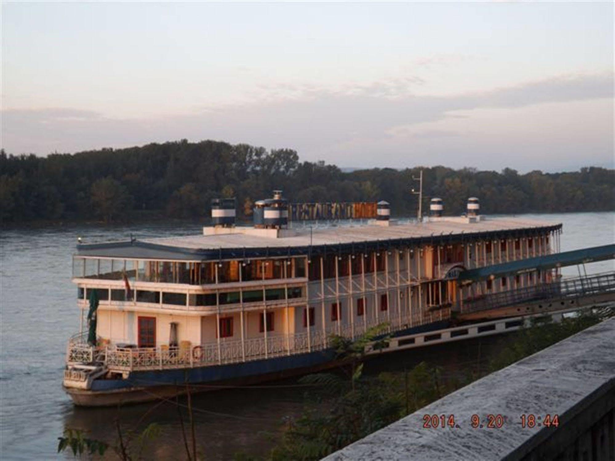 ברטיסלאבה Botel Marina מראה חיצוני תמונה