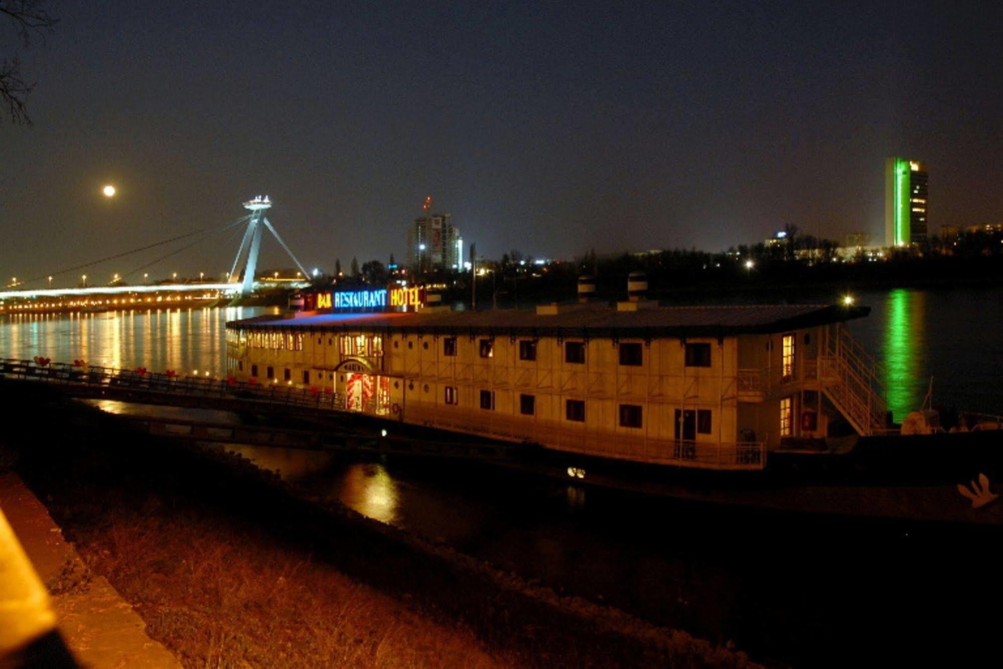 ברטיסלאבה Botel Marina מראה חיצוני תמונה