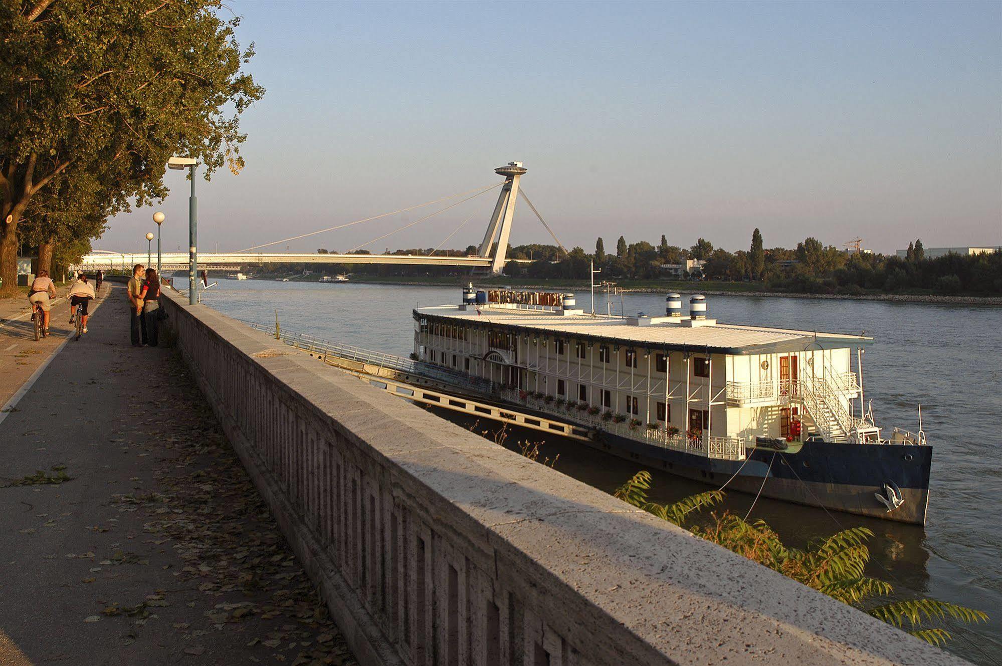 ברטיסלאבה Botel Marina מראה חיצוני תמונה